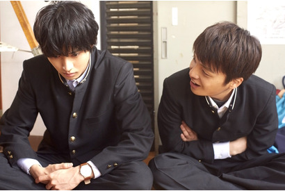 山崎賢人＆岡山天音、“仲良しすぎ”場面写真入手！映画『氷菓』 画像