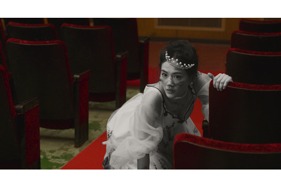 綾瀬はるか＆坂口健太郎の出会いはホラー的!?『今夜、ロマンス劇場で』撮影現場に潜入 画像