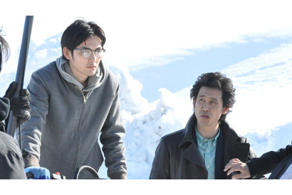 大泉洋＆松田龍平の探偵コンビの壮絶アクションシーンの撮影現場に潜入！ 画像