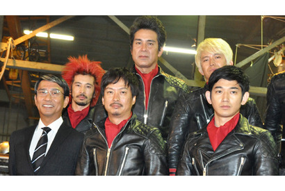 瑛太、深キョンを乗せてバイク疾走も“ドS”監督から「もっと出せ」と非情命令 画像