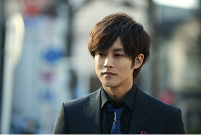 “微笑”松坂桃李、降臨！ 穏やかな表情みせる『娼年』場面写真公開 画像