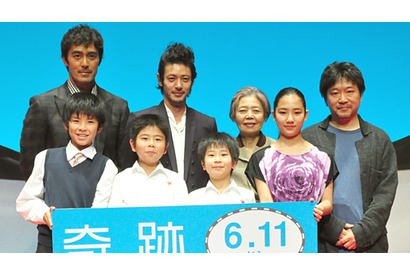 本木雅弘＆内田也哉子の娘が祖母・樹木希林と共演　親は渋ってた…？ 画像