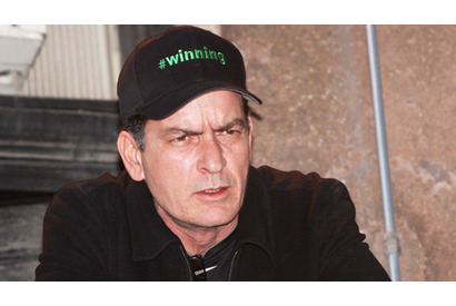 C・シーン、竜巻被災者支援のサイト立ち上げ　百ドル以上寄付にはサインボール贈呈 画像