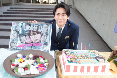 亀梨和也、誕生日を“イカ亀”でお祝い！ 「しっかり向き合っていきたい」と抱負も 画像