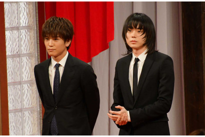 【第41回日本アカデミー賞】菅田将暉、話題賞を受賞！プレゼンター・岩田剛典も笑顔 画像