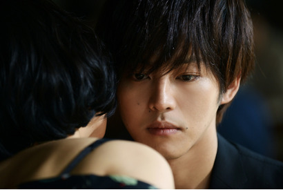 松坂桃李が女性の欲望を満たす…“性描写”妥協なしのR18+『娼年』公開 画像