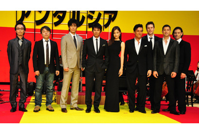 織田裕二、ネタバレぎりぎり！　伊藤英明に銃を向けられ「怖かった！」 画像