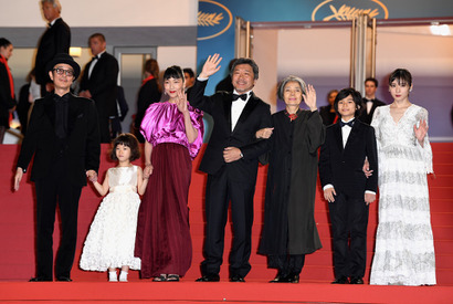 安藤サクラ＆松岡茉優、是枝作品『万引き家族』で初カンヌ！拍手喝采に「素敵な時間」 画像