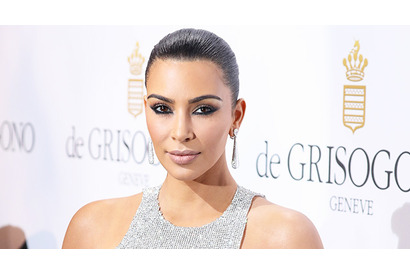 キム・カーダシアン、ホワイトハウスへ！トランプ大統領と2ショット写真 画像