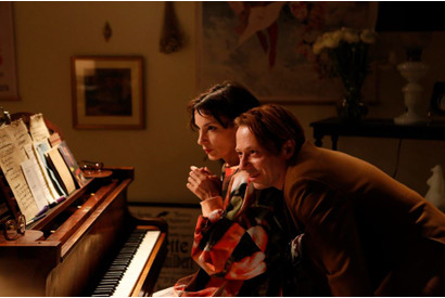 伝説の歌姫の生き様描く！マチュー・アマルリック監督『バルバラ～セーヌの黒いバラ～』予告 画像