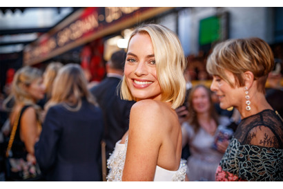 マーゴット・ロビー、結婚前に「ハリポタ」テーマのストリップパーティー!? 画像