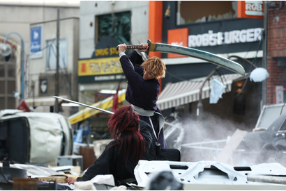 福士蒼汰＆吉沢亮ら、アツい男たちの戦いを見よ！『BLEACH』壮絶バトルのメイキング到着 画像