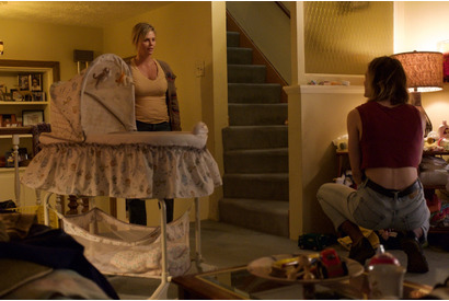 人に頼れないママとヘソ出しシッターの“運命の出会い”『タリーと私の秘密の時間』 画像