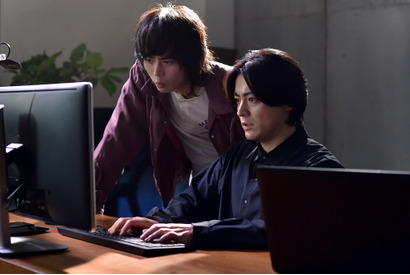 山田孝之＆菅田将暉コンビに「最高」の声…「dele」第1話 画像