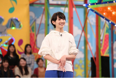 波瑠、“左利き”芸能人らと対決！嵐は新曲を披露…「VS嵐」 画像