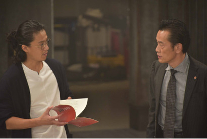 小栗旬「そんなノリでいいんすか」爆笑の「勉強させていただきます」第1話メイキング 画像