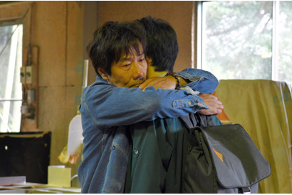 “晶”岡田健史の父親役は岸谷五朗！「中学聖日記」に出演 画像