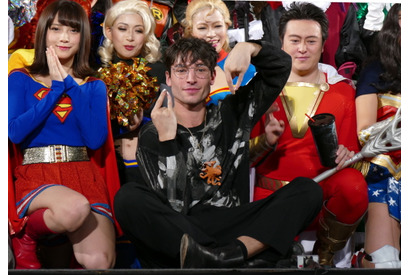 エズラ・ミラー、東京コミコン2018で“オタク”たちに激アツメッセージ！ 画像
