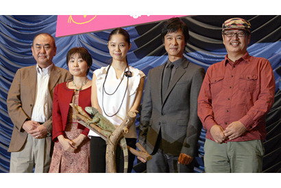 堺雅人、宮崎あおいは「100％信頼できる存在」　現場では「老夫婦のよう」だった？ 画像