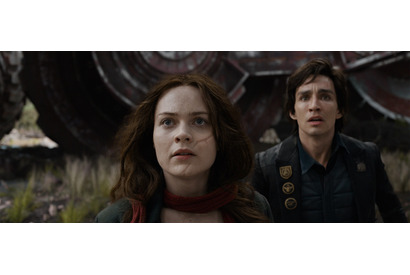 “動く”ロンドンから追放!? 『モータル・エンジン』冒険が始まる本編映像 画像