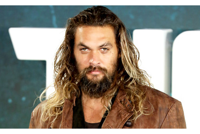 ジェイソン・モモア、自家用機のエンジントラブルで緊急着陸！ 画像