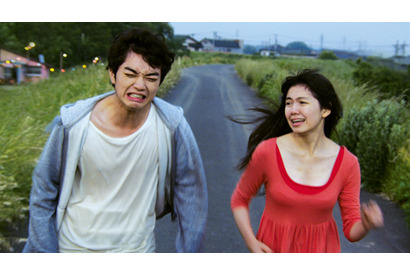 染谷将太×二階堂ふみ、ガチの殴り合い！　原作にない『ヒミズ』本編映像が到着 画像