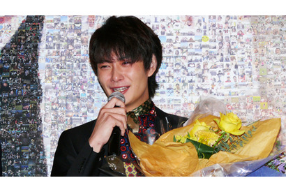 岡田将生「何だよ、みんな…」榮倉奈々ら共演者＆瀬々監督からのサプライズに号泣！ 画像