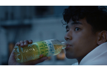 撮影中の父・本木雅弘を訪問するシーンも！UTA出演新CM公開 画像