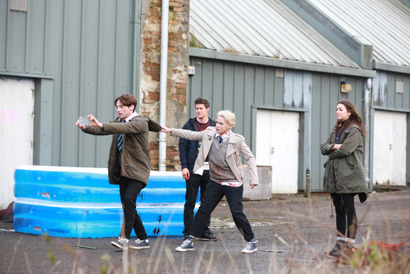 斬新すぎるゾンビ回避方法とは？ 『アナと世界の終わり』本編映像 画像