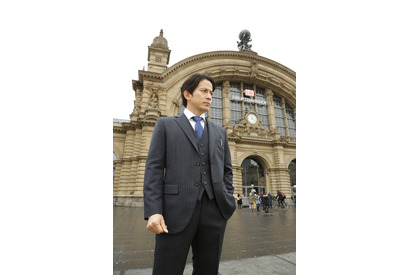 岡田准一「ちょっとご褒美」ドイツで大規模ロケ「白い巨塔」 画像
