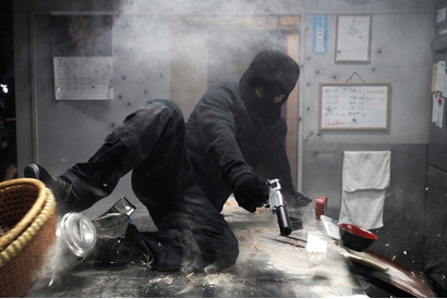 岡田准一『ザ・ファブル』×レディー・ガガ、マッチしすぎなコラボムービー到着 画像