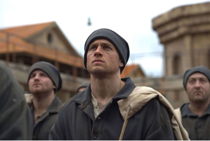 チャーリー・ハナム、ラミじゃなきゃ「俺も出演しない」不屈さでタッグ叶える『パピヨン』 画像