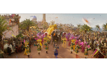 山寺宏一版ジーニーが歌う！ ウィルもびっくりの大パレードシーン『アラジン』 画像