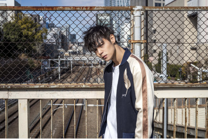 窪田正孝のクールな魅力がここに！『初恋』主人公を思わせる7月デジタルカレンダー配信 画像