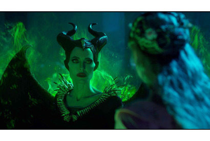 “あの笑い声”が響き渡る…美しく圧倒的な“邪悪な妖精”復活『マレフィセント2』予告 画像