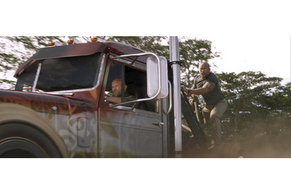 ドウェイン・ジョンソン、カーアクションに思わず笑う!?『ワイスピ』最新作特別映像 画像