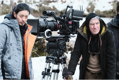 オダギリジョー＆C.ドイル、固い絆写し出すメイキング写真一挙解禁『ある船頭の話』 画像