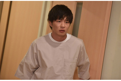 横浜流星、田中圭から“頬キス”＆西野七瀬とのキスも…「あなたの番です 反撃編」 画像