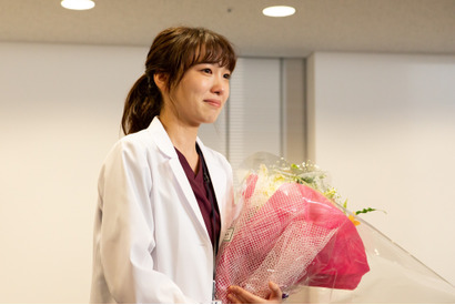 飯豊まりえ「サイン」クランクアップに涙「幸せな時間でした」 画像