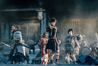 山崎賢人＆吉沢亮＆長澤まさみ、中国ロケをふり返る『キングダム』メイキング映像 画像