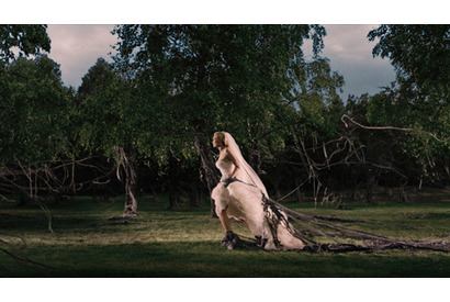 賛否両論の声が続出…トリアー監督自らパニックの『メランコリア』の“衝撃” 画像