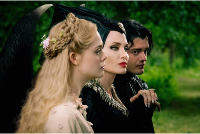 アンジー＆エル、”母娘”で撮影の間に卓球バトル『マレフィセント2』特別映像 画像