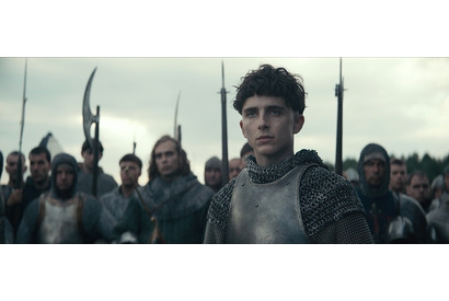 ティモシー・シャラメ、麗しく勇ましい王降臨 Netflix『キング』本予告 画像