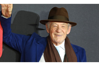 イアン・マッケラン、出会い系サイトを支持「自分が若い頃にあれば…」 画像