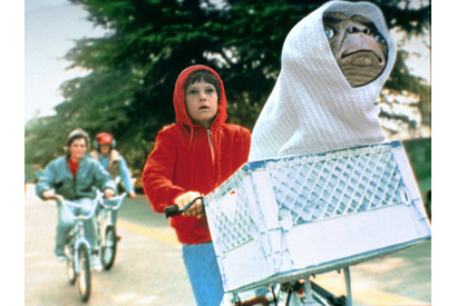 『E.T.』が37年ぶりにCMでカムバック、エリオット役のヘンリー・トーマスも登場 画像