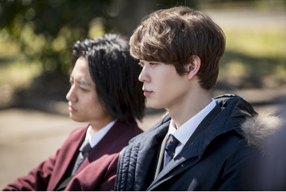 宮沢氷魚＆藤原季節、10日間の“同棲生活”で絆育む『his』 画像