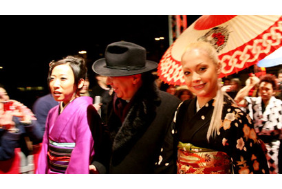 土屋アンナ、蜷川実花がレッドカーペットを花魁道中！『さくらん』ベルリン映画祭公式上映＆レッドカーペット 画像