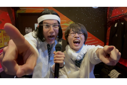 神木隆之介＆中川大志、カラオケで大熱唱＆全力振り付け！ au新WEBCM公開 画像