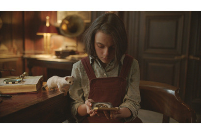 「ダーク・マテリアルズ」ダフネ・キーン、守護精霊“ダイモン”とは「似た者同士」 画像