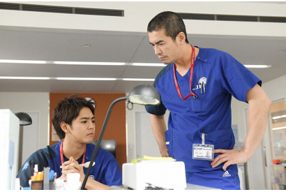 片寄涼太“田中”に声援、衝撃のラストには怒りと悲しみ渦巻く…「病室で念仏を唱えないでください」4話 画像